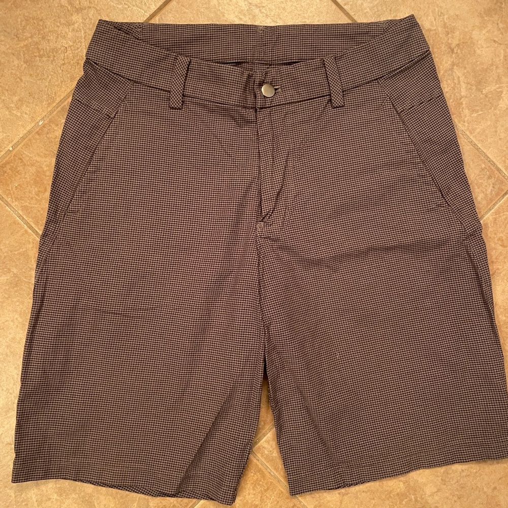 Lululemon Kahuna Shorts - Size 32